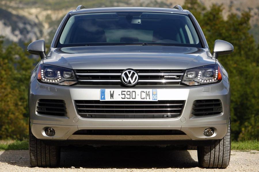  Volkswagen Touareg Hybrid 2011 года  (фото 15 из 49)